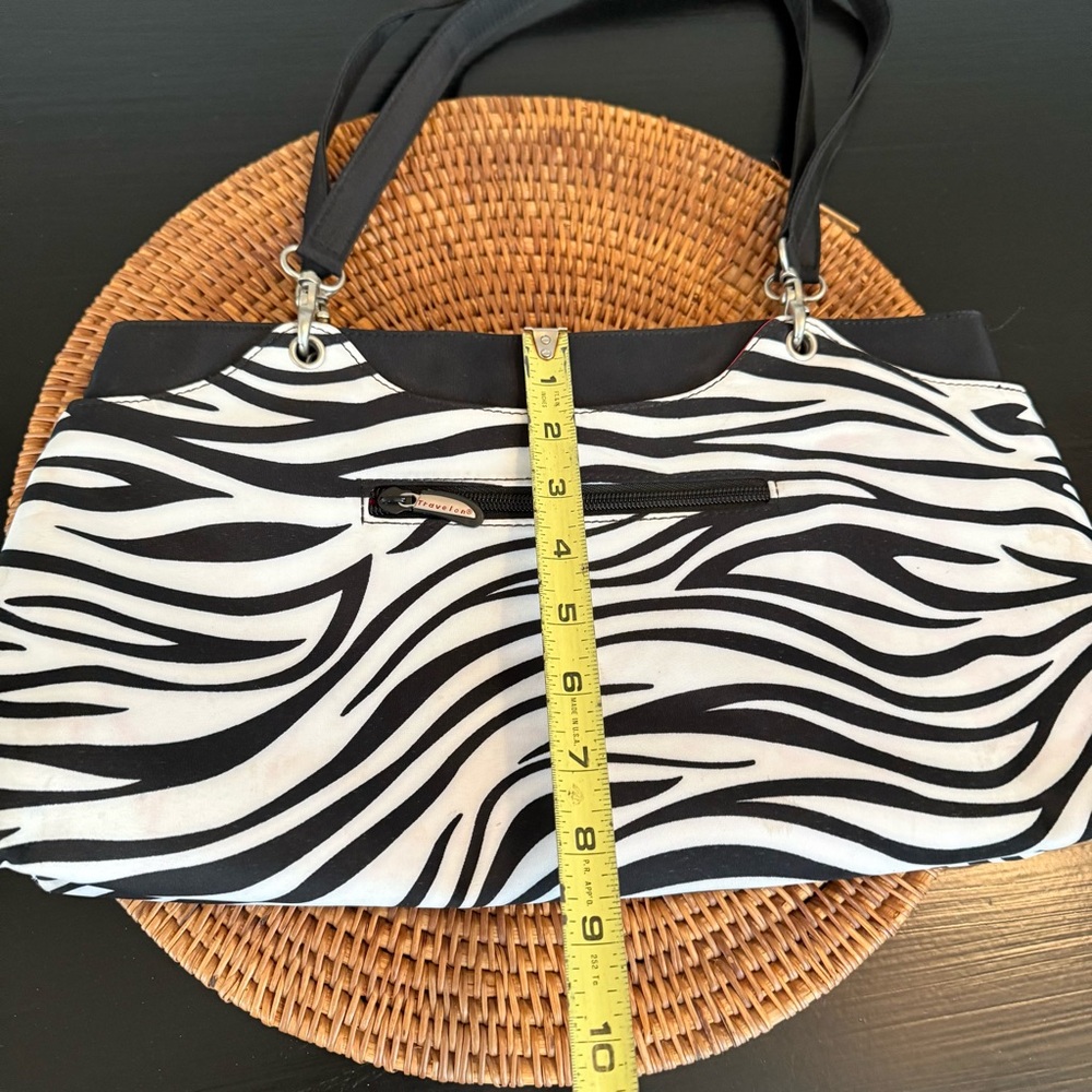 Travelon Stylish Black and White Zebra Print Women's Bag - Picture 6 of 10